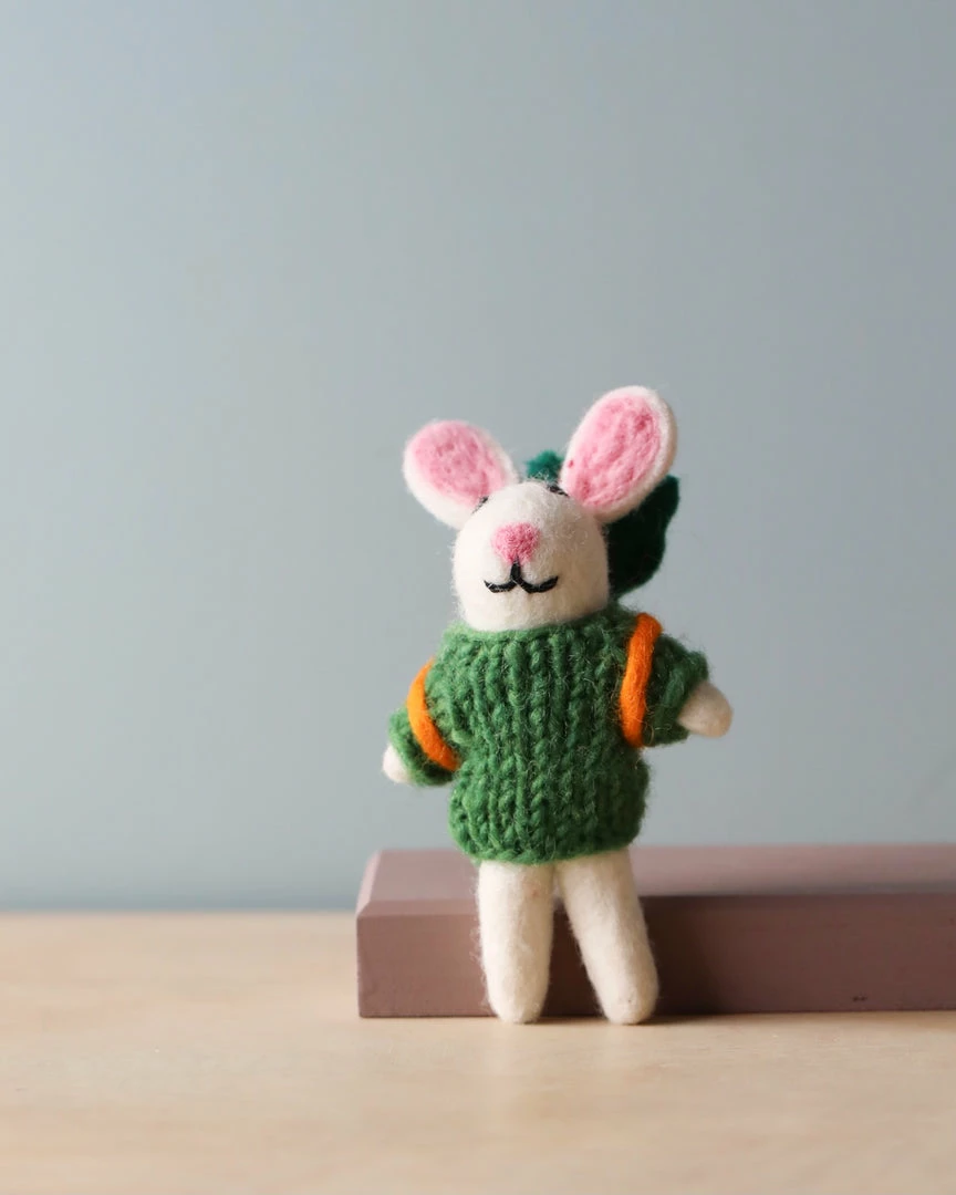 Odin Parker Needle Felted Bunny With Carrot Backpack *New* 3 Odin Parker Needle Felted Bunny With Carrot Backpack *New*