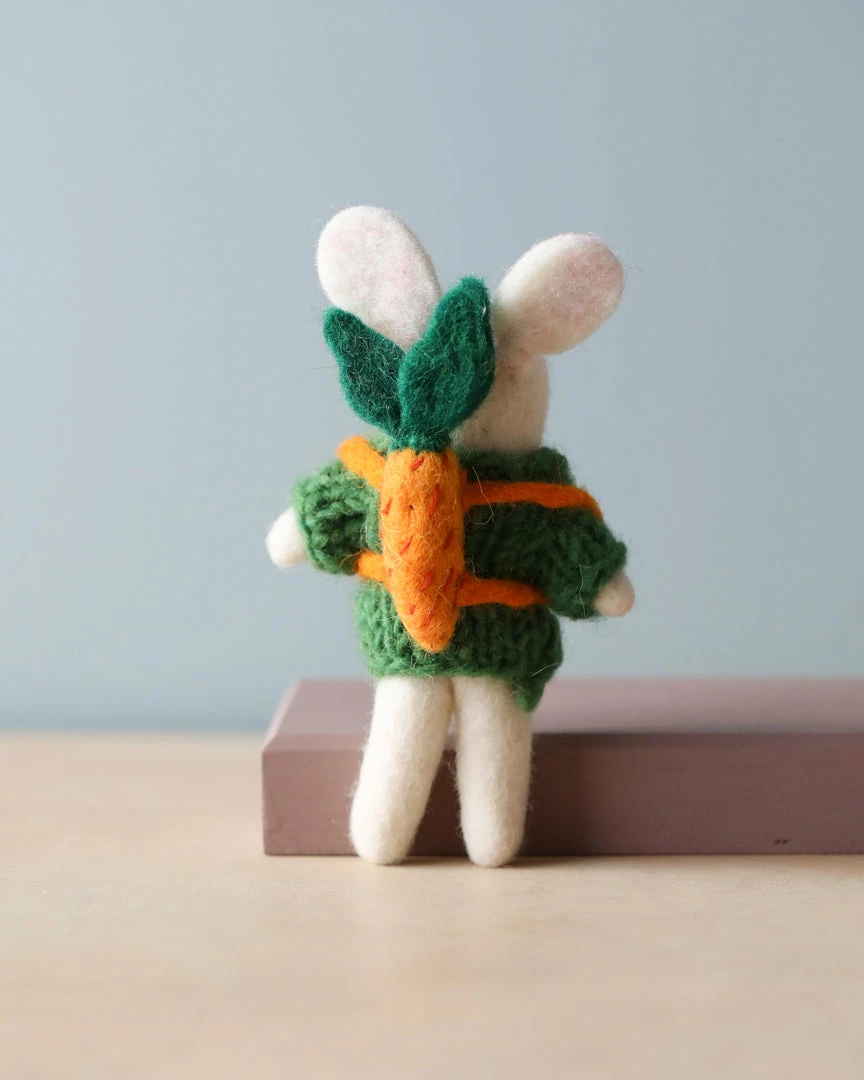 Odin Parker Needle Felted Bunny With Carrot Backpack *New* 4 Odin Parker Needle Felted Bunny With Carrot Backpack *New*