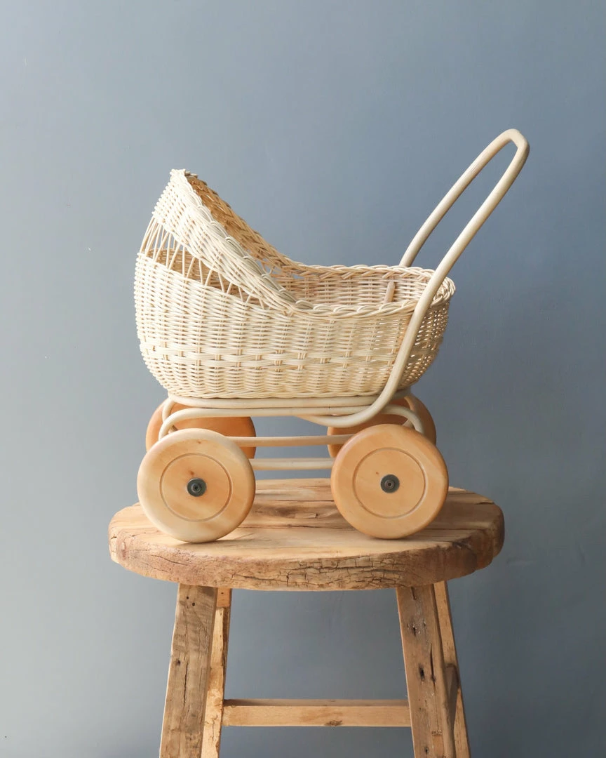 Poppie Toys Rattan Doll Pram Stroller *New* 4 Poppie Toys Rattan Doll Pram Stroller *New*