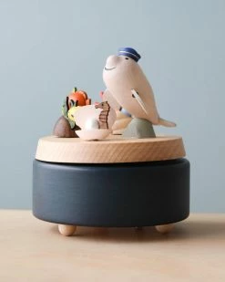 Wooderful Life Wooden Beluga Music Box *New*