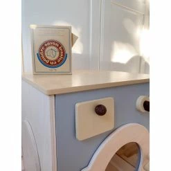 Konges Sløjd Wooden Washing Machine With Pretend Laundry Detergent *New*